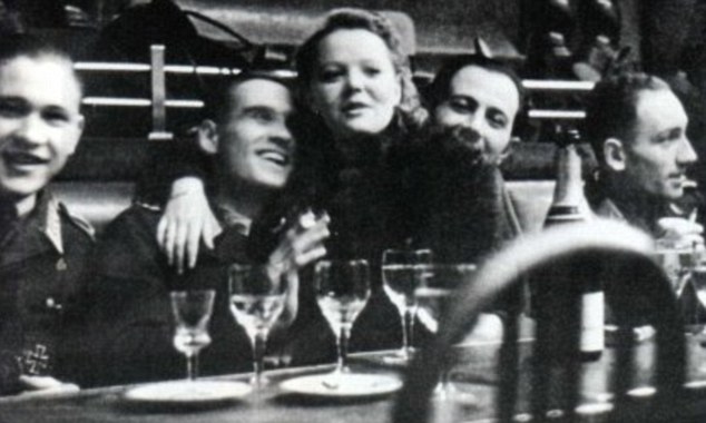 paris-france-city-of-love-under-german-nazi-occupation-german-men-with-french-women-1.jpg