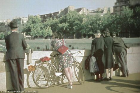 Paris France under german occupation french women 2
