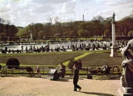 Paris France under nazi occupation french people photos